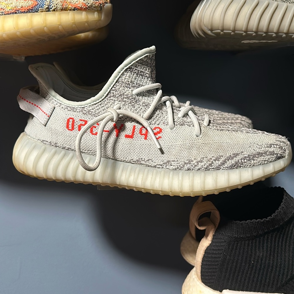 Beluga Yeezy 350 (light blue)